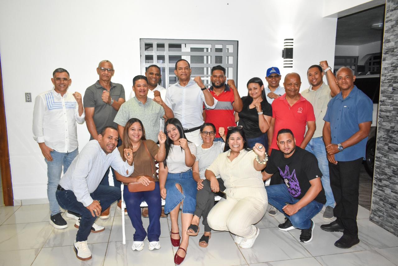 Julio César Valentín destaca la integración de jóvenes