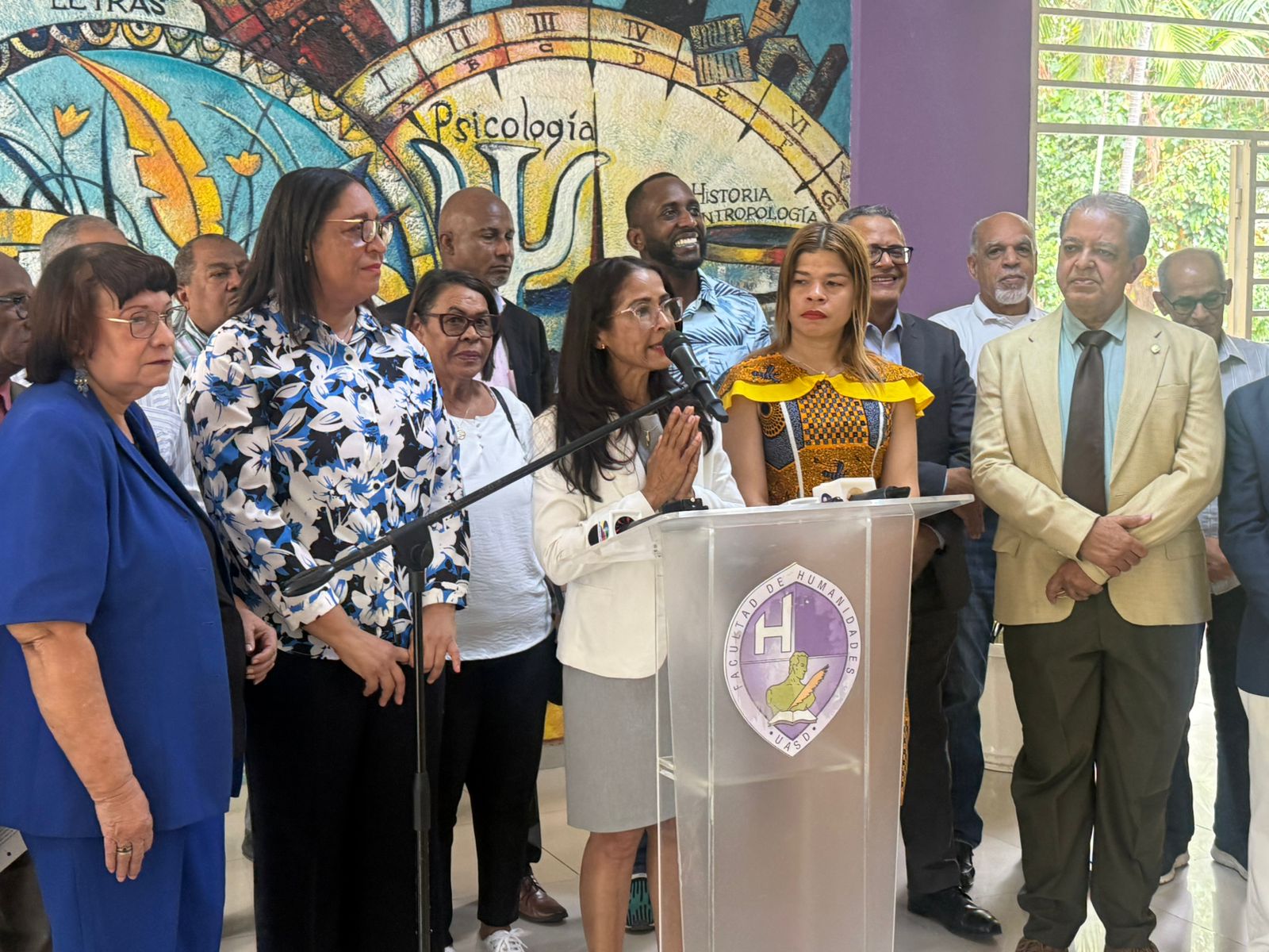 Ana Ureña suma respaldo de Vicioso a candidatura al Decanato