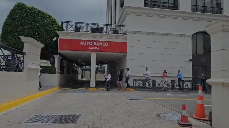 Evacúan torre de Scotiabank en la Churchill
