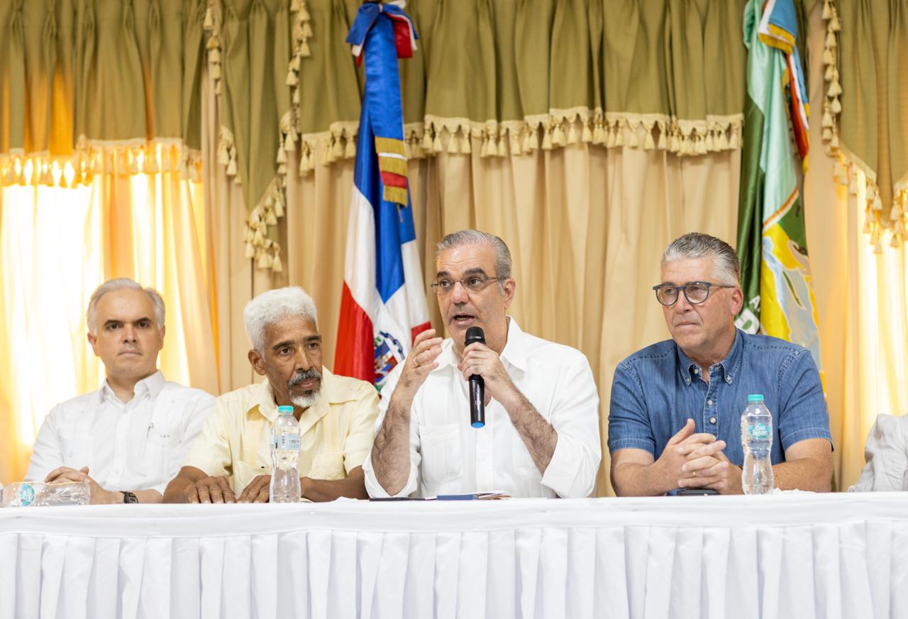 Asociación de Ganaderos de Duvergé reconoce a Abinader