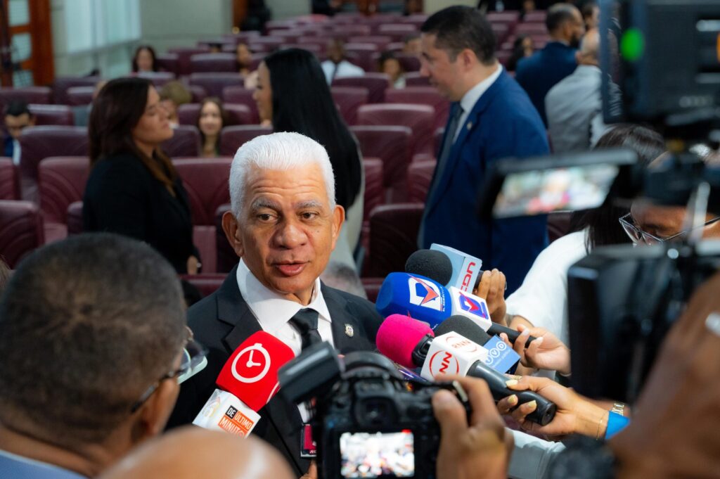 Presidente del Senado se opone a frenar vigor Código Penal