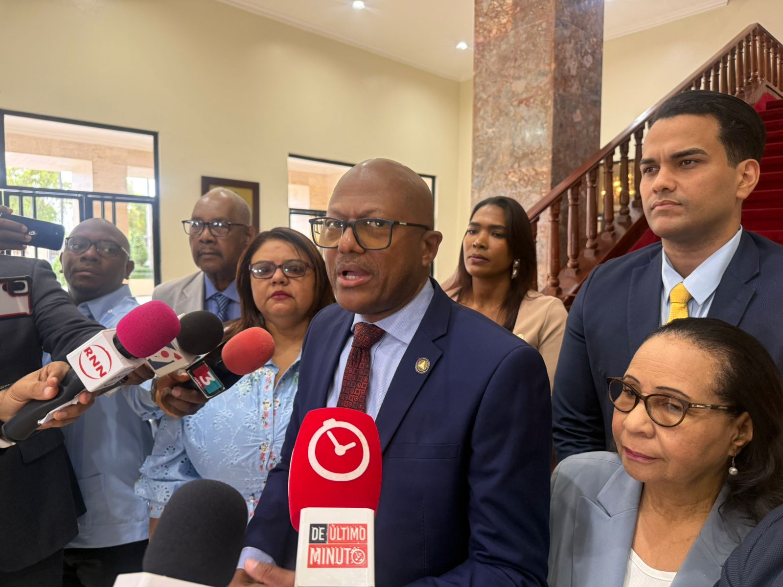 Colegio Médico acude al Senado para frenar Código Penal