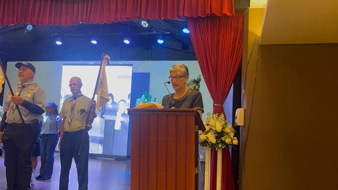 Scouts rinden guardia de honor a Alex Bueno en homenaje