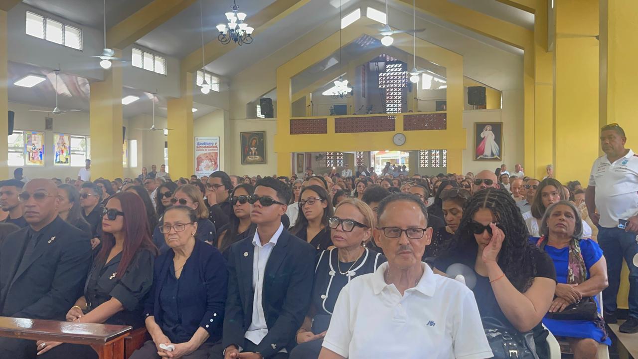 Sacerdote destaca la fe de Alex Bueno y encomienda