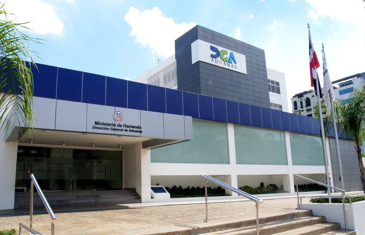 Aduanas recauda RD$84,372 millones entre enero y abril de 2026