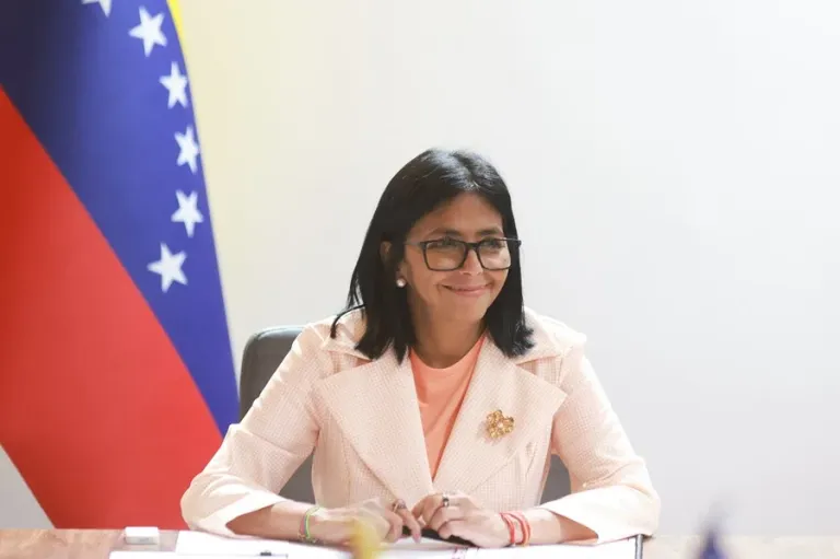 Delcy Rodríguez designa a los nuevos ministros de Vivienda