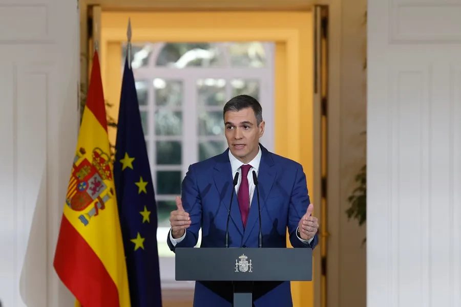 Parlamento español presiona a Sánchez para que dimita