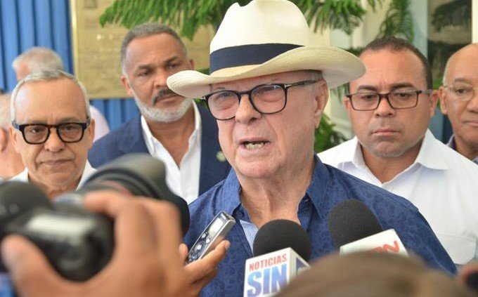 Hipólito Mejía propone que las bases del PRM elijan sus dirigentes y candidatos mediante el voto