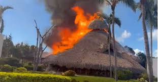 COE mantiene operativo de respuesta por incendio en hotel