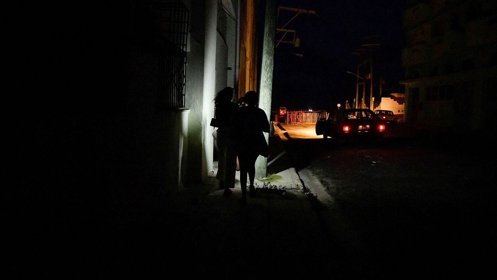 Residentes de Vista Bella III denuncian prolongado apagón