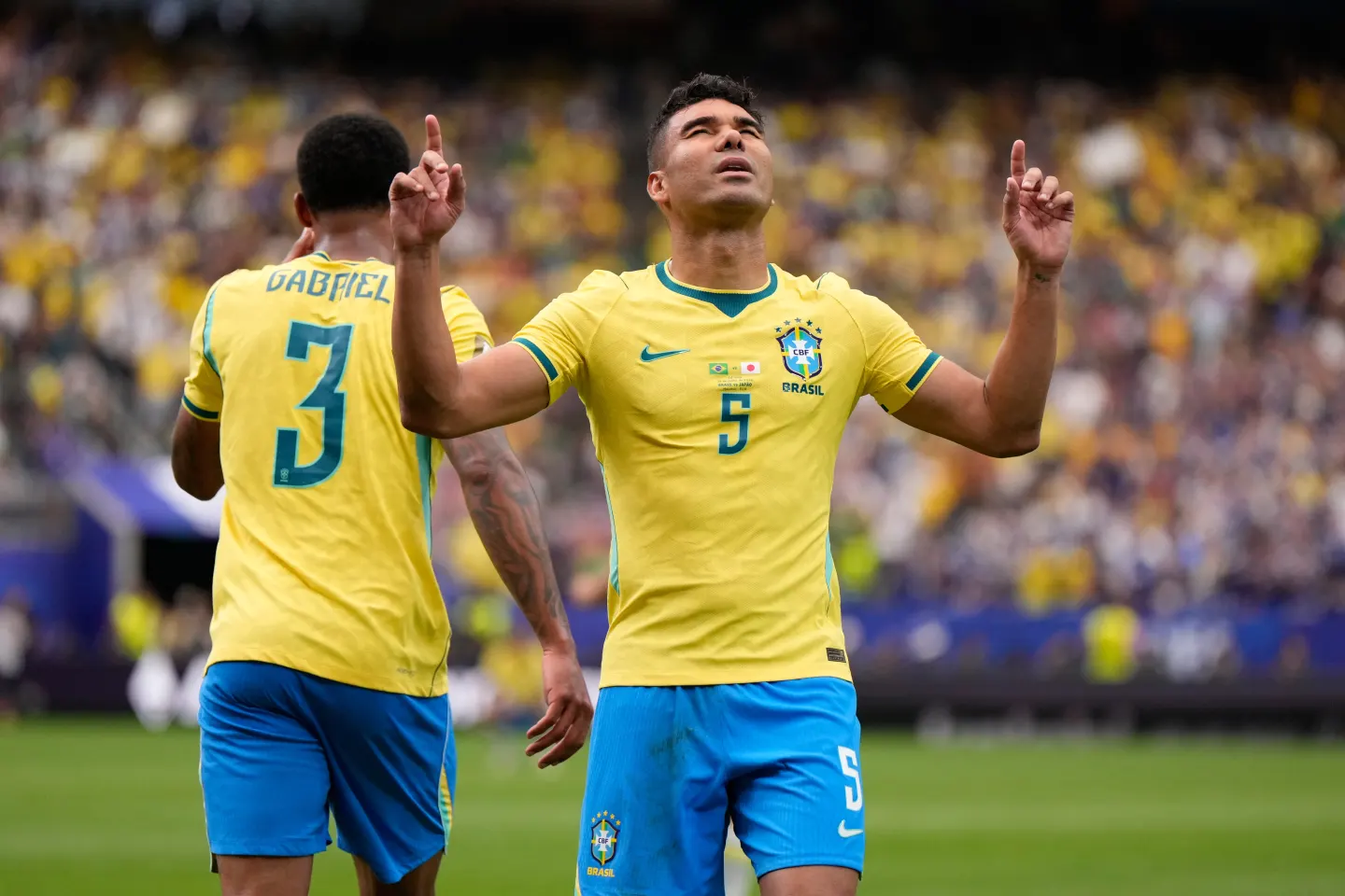 Brasil a vence a Japón por 2-1 en la Copa del Mundo