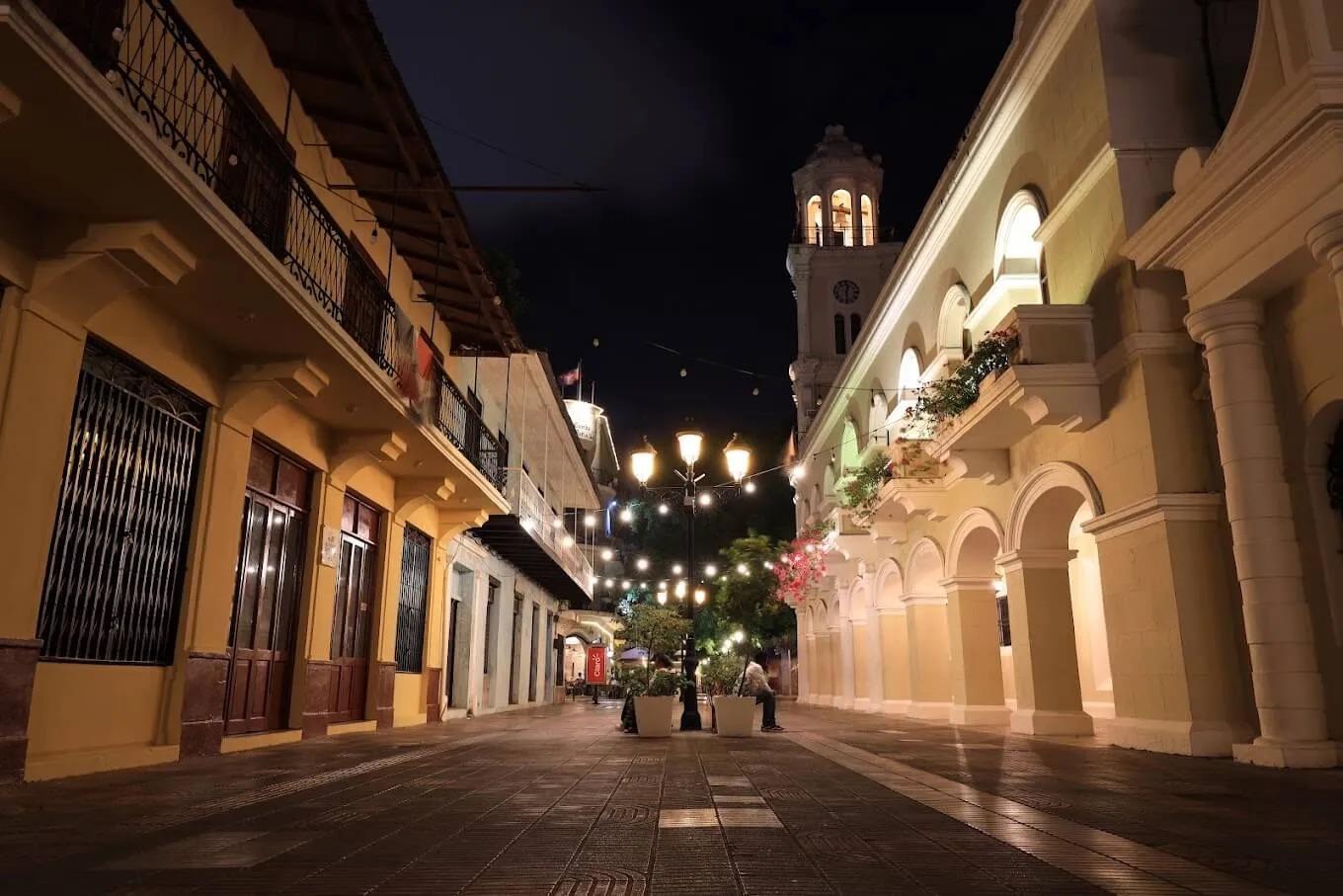 Falta de iluminación aumenta inseguridad en Ciudad Colonial