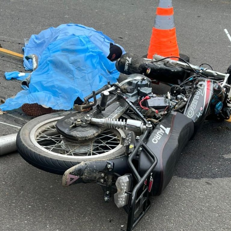Motorista pierde la vida en accidente con camión trompo en la Autopista Duarte