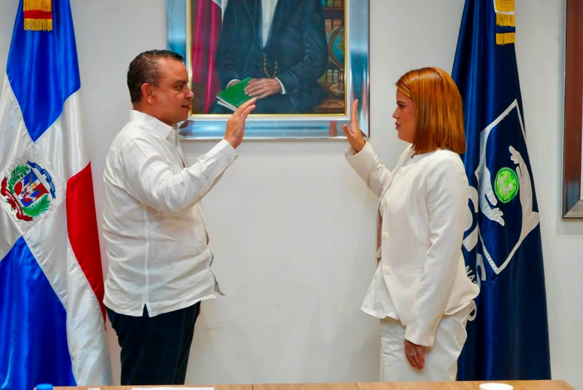 SNS designa a la doctora Erimar Grullón como nueva directora del Hospital Provincial Toribio Bencosme