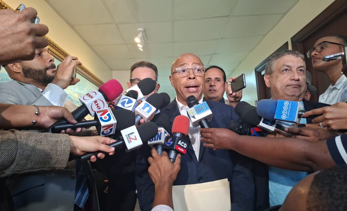 Pacheco anuncia cierre del plazo para propuestas de modificación al Código Penal