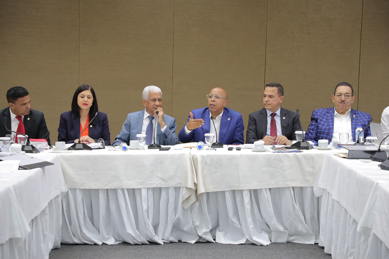 Comisión Bicameral inició trabajos de modificación del Código Penal