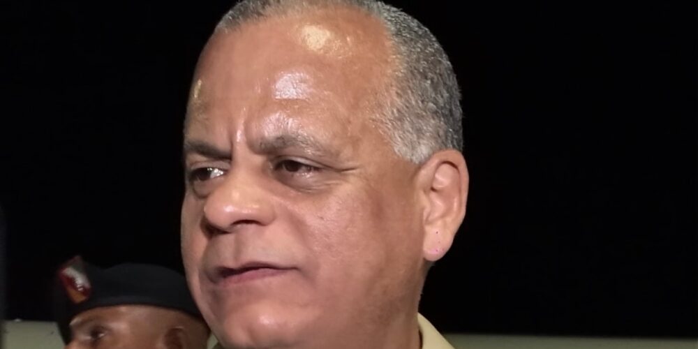 Ministro Defensa destaca labor de rescatistas en Venezuela