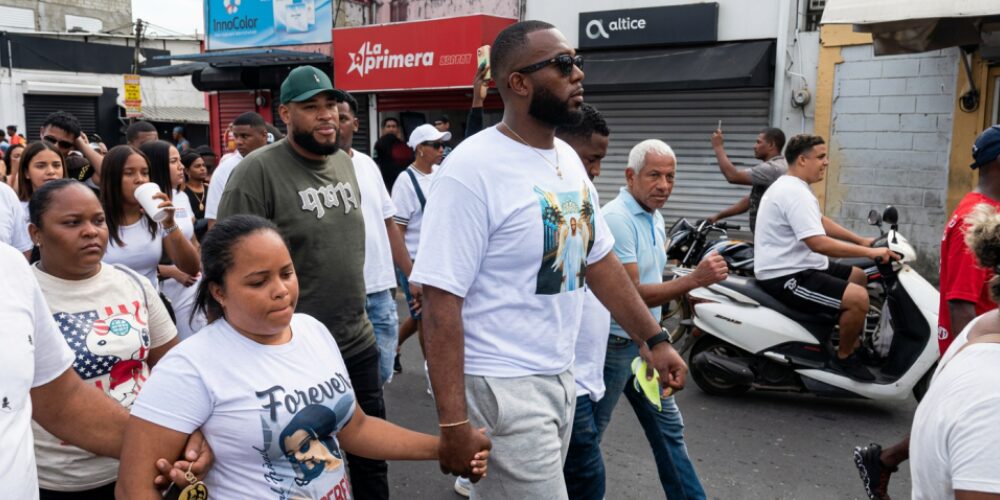 Cientos marchan en Herrera tras muerte de Darlin Mercado