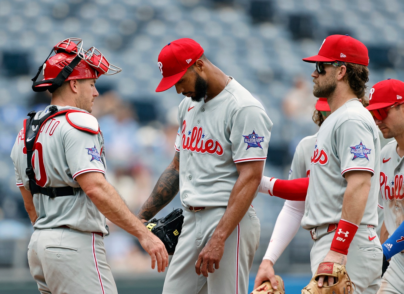 Cristopher Sánchez se derrumba y sale de la carrera por el Cy Young de la Liga Nacional