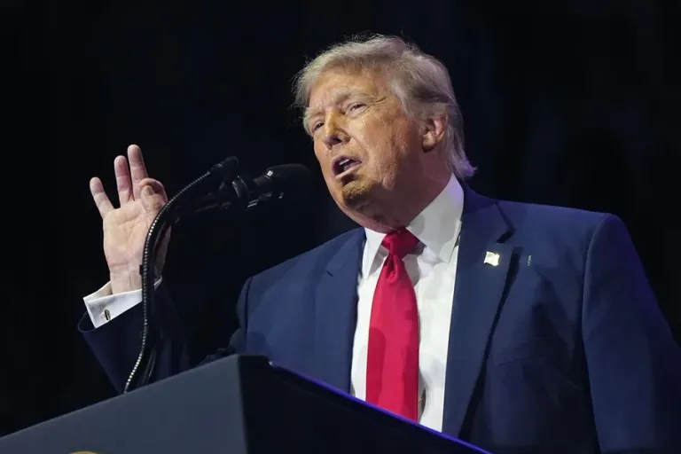 Trump anuncia rebaja de gasolina en 25 estaciones Filadelfia