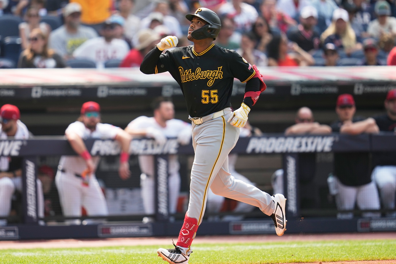 Esmerlyn Valdez sigue causando sensación con los Piratas en el inicio de su carrera