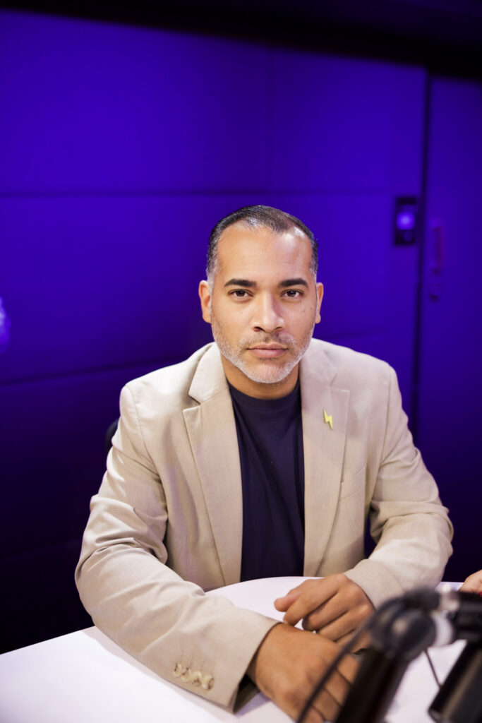Brito denuncia robo de crédito de la Defensa Civil