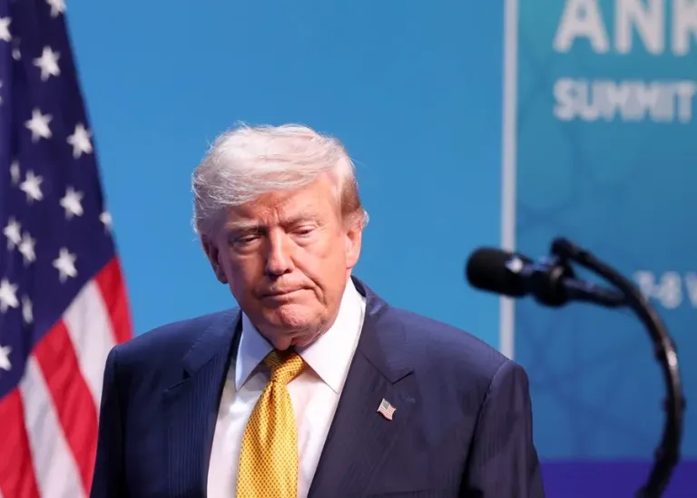 Trump dice que España 'se redimió' al acceder a una solicitud de pago de la OTAN