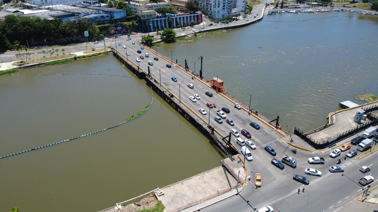Cerrarán el Puente Flotante este sábado durante dos horas por paso de una embarcación