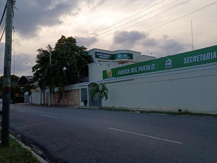 Local Fuerza del Pueblo en Gazcue preocupa a residentes