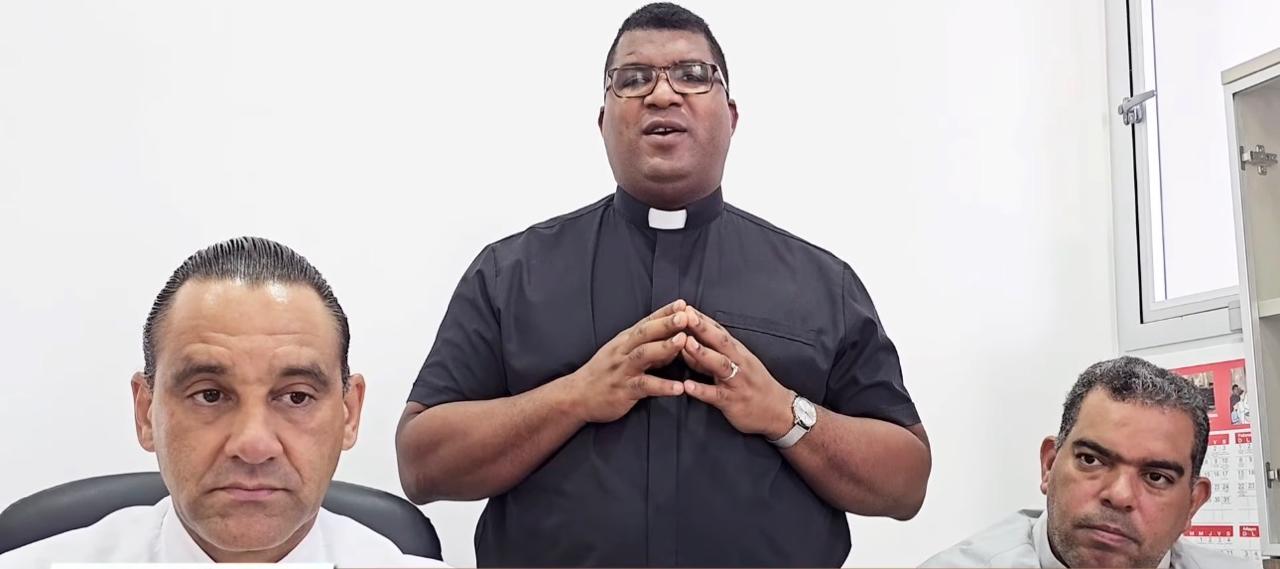 Sacerdotes de Monseñor Nouel y La Vega solicitan detener