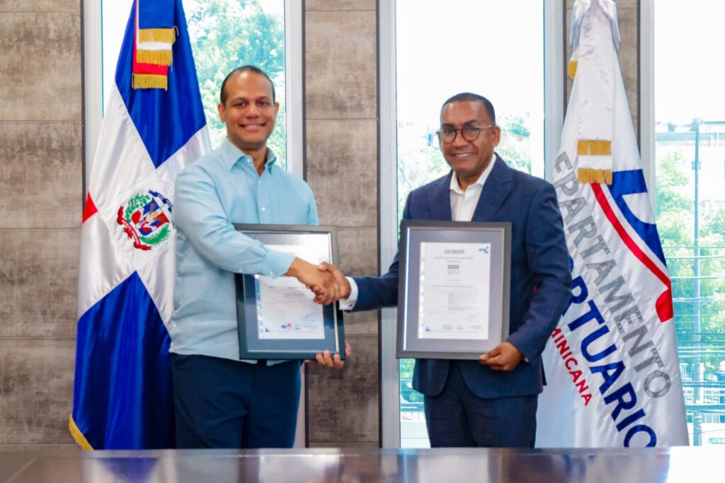 Departamento Aeroportuario recibe doble recertificaciones