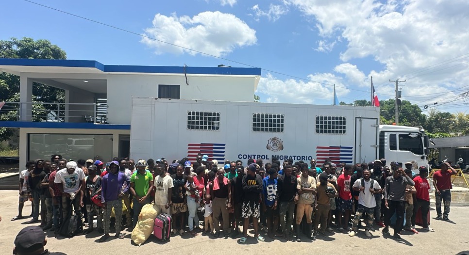 Ejército detiene 99 haitianos en condición migratoria irregular durante operativo en Dajabón