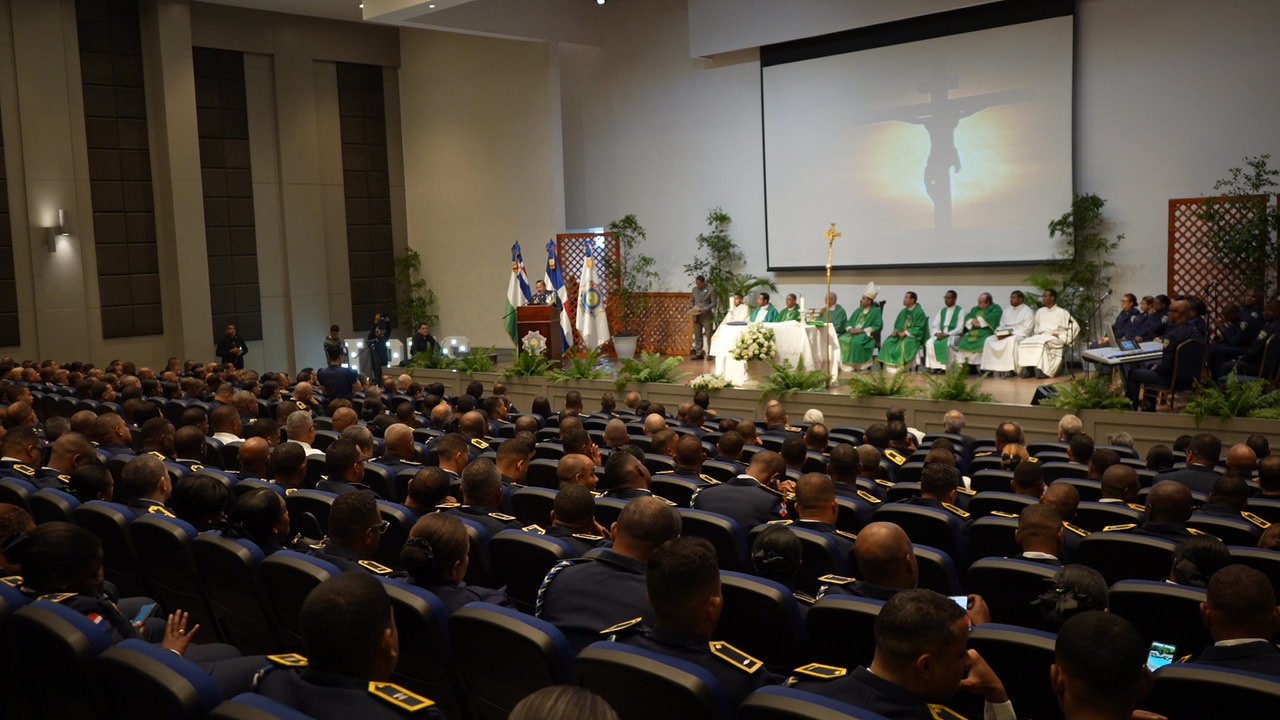 Policía Nacional conmemora 22 años del IPES