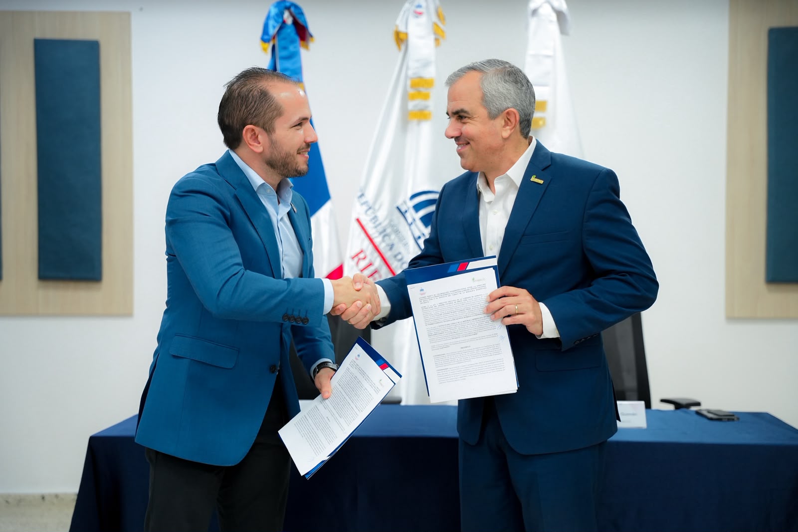 TNR e Intabaco firman acuerdo para promover