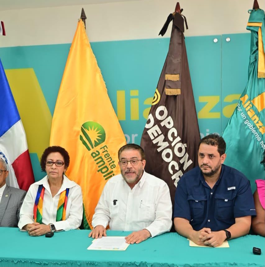 Alianza País, Frente Amplio y Opción Democrática exigen transformar la Policía Nacional