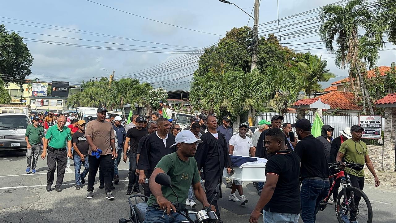 Marcha popular recorre calles de Bonao en reclamo de soluciones a problemas sociales y económicos