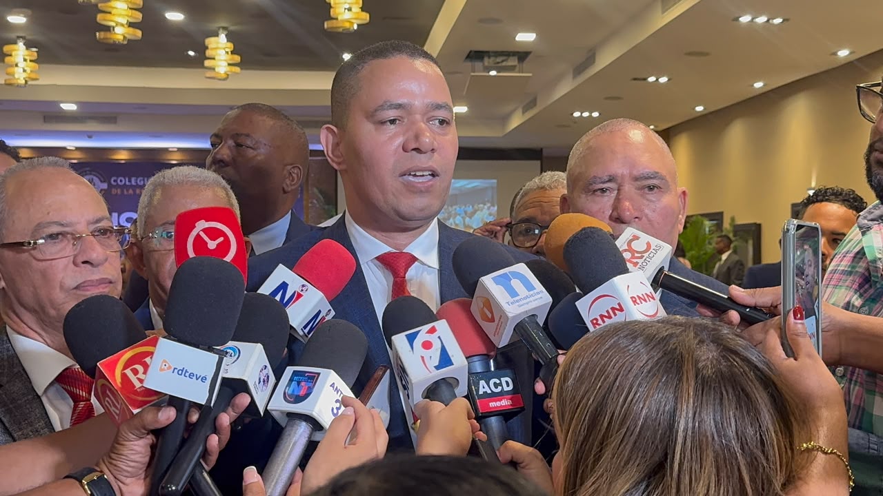 Johnny Aristy llama al consenso para corregir artículos del Código Penal que limiten la libertad de expresión