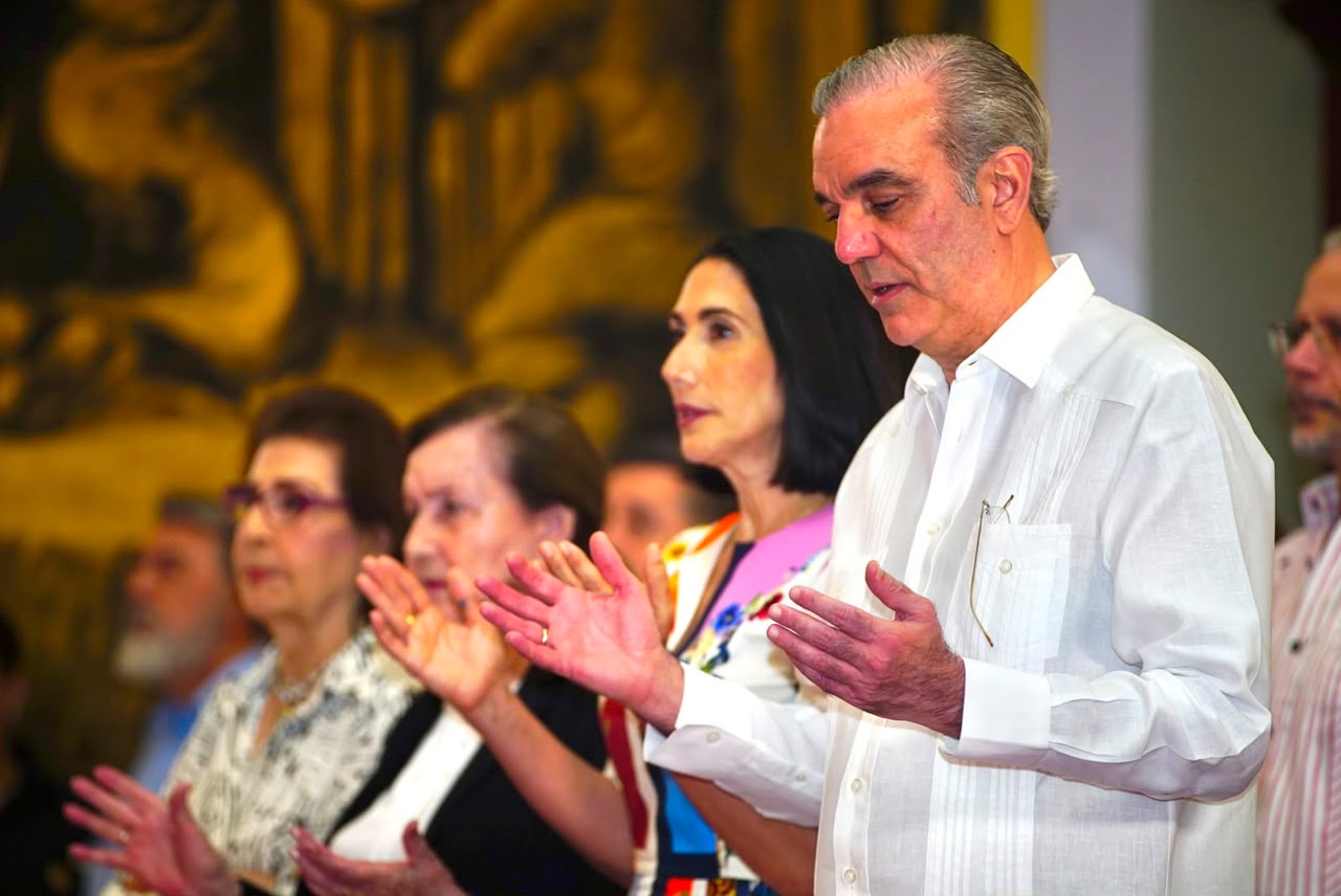 Abinader asiste misa de acción de gracias en su cumpleaños, junto a familiares y amigos