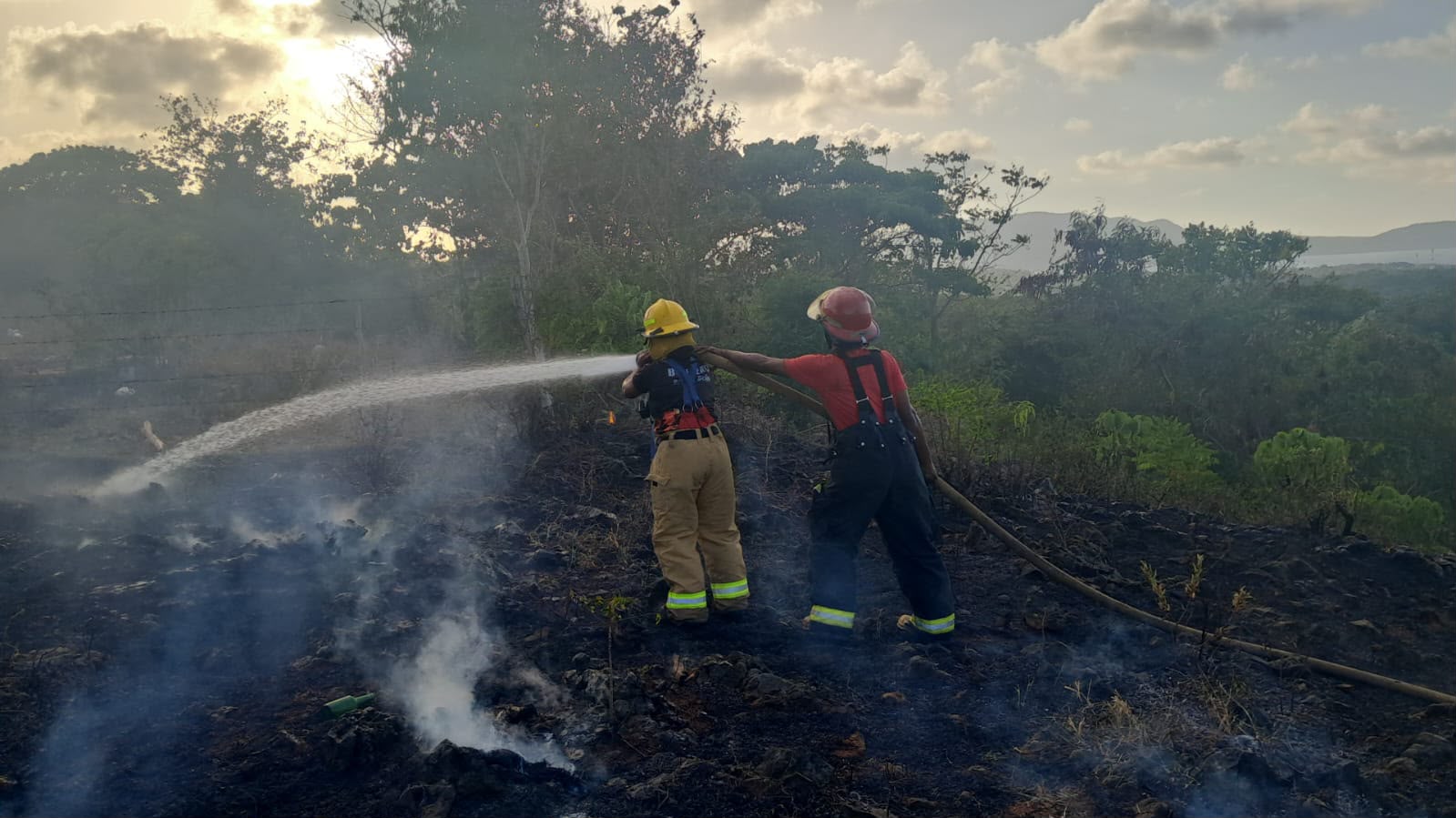 Coronel de los Bomberos de Las Galeras hace llamado a prevenir incendios ante la escasez de agua