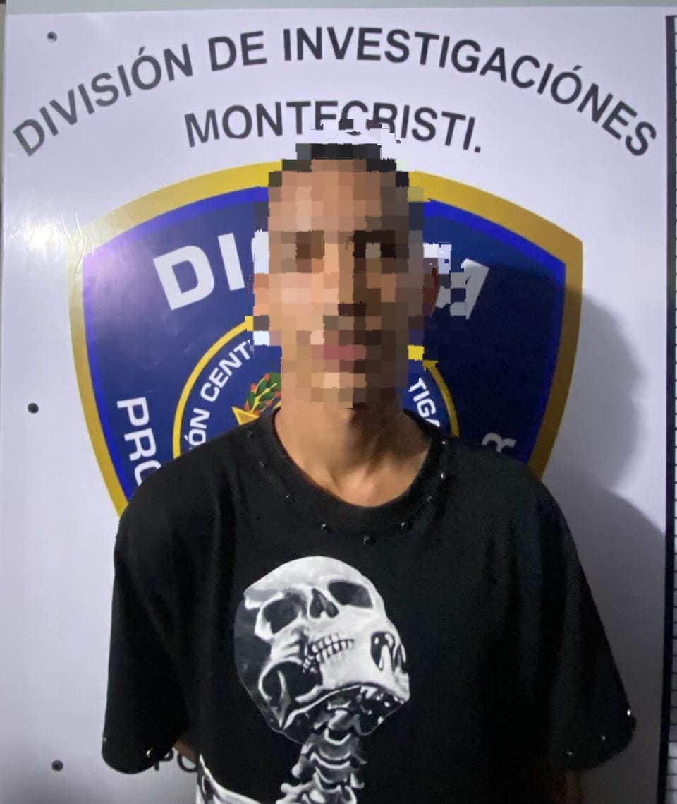 Policía ocupa presunta cocaína en Montecristi y captura presunto autor del robo de una motocicleta en Valverde