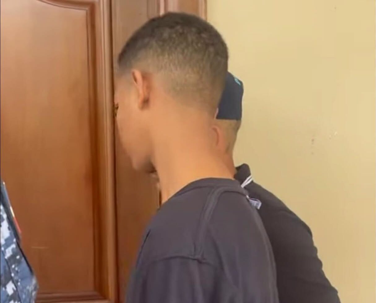 Condenan a ocho años de prisión a joven por homicidio ocurrido en un colmado en Palmarito