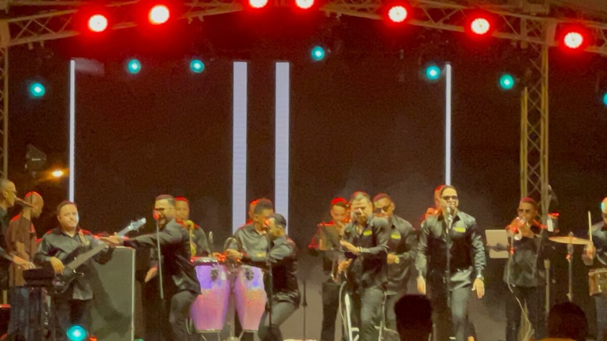 Chiquito Team Band abre las celebraciones de las patronales de Santiago