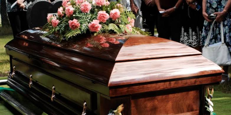 Muere adolescente de 16 años tras presuntamente incendiarse con un galón de gasolina