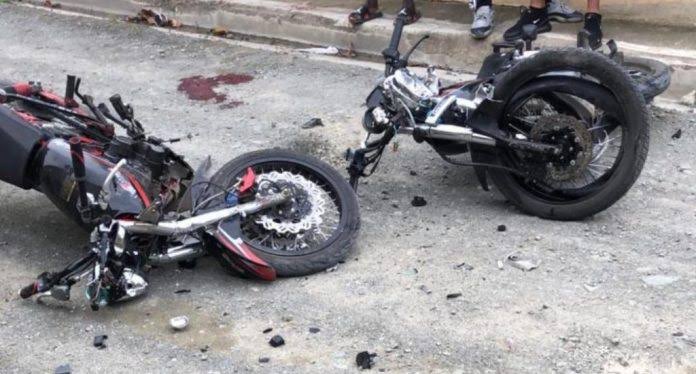 Dos muertos y dos heridos en choque entre motocicletas