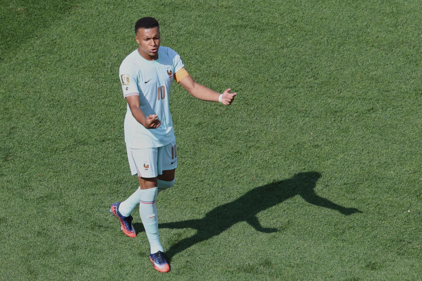 Kylian Mbappé anotó un gol y Francia avanza a semifinales del Mundial
