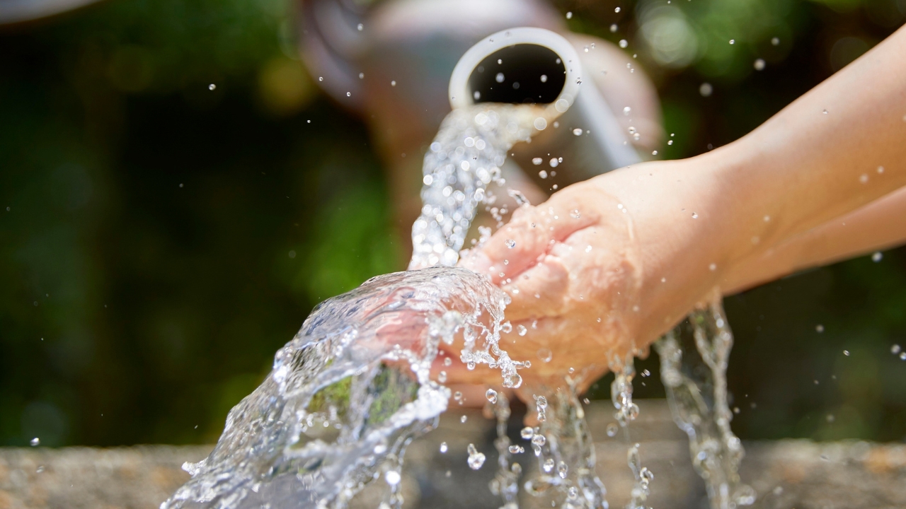 Comunitarios de El Valle de Hato Mayor denuncian más de 20 días sin servicio de agua potable