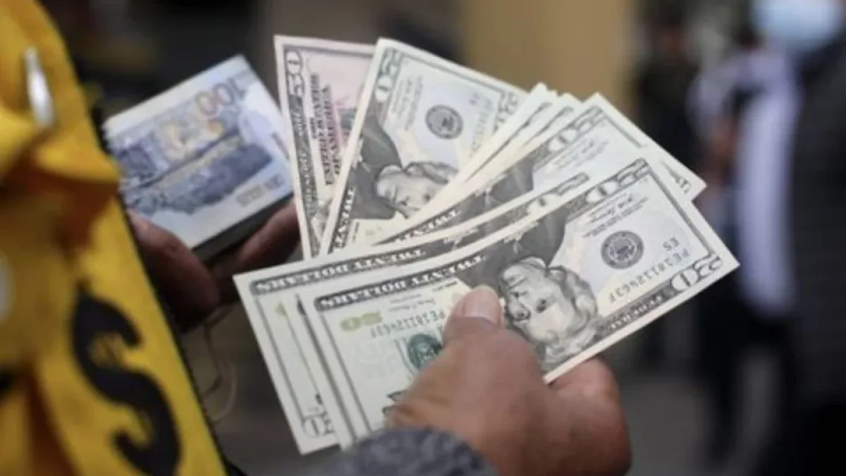 Oro, turismo y remesas fortalecen el peso; J.P. Morgan proyecta el dólar a RD$57