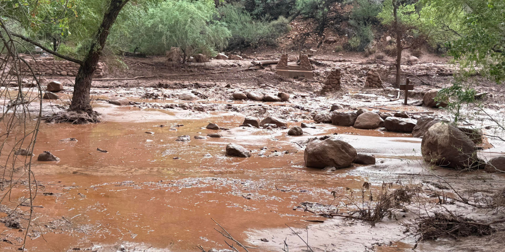 Inundaciones repentinas obligan a evacuar a decenas de turistas del Gran Cañón