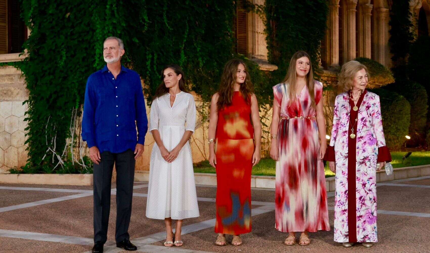 Letizia apuesta por la elegancia, Leonor madura su estilo y Sofía vuelve a marcar la diferencia en Mallorca