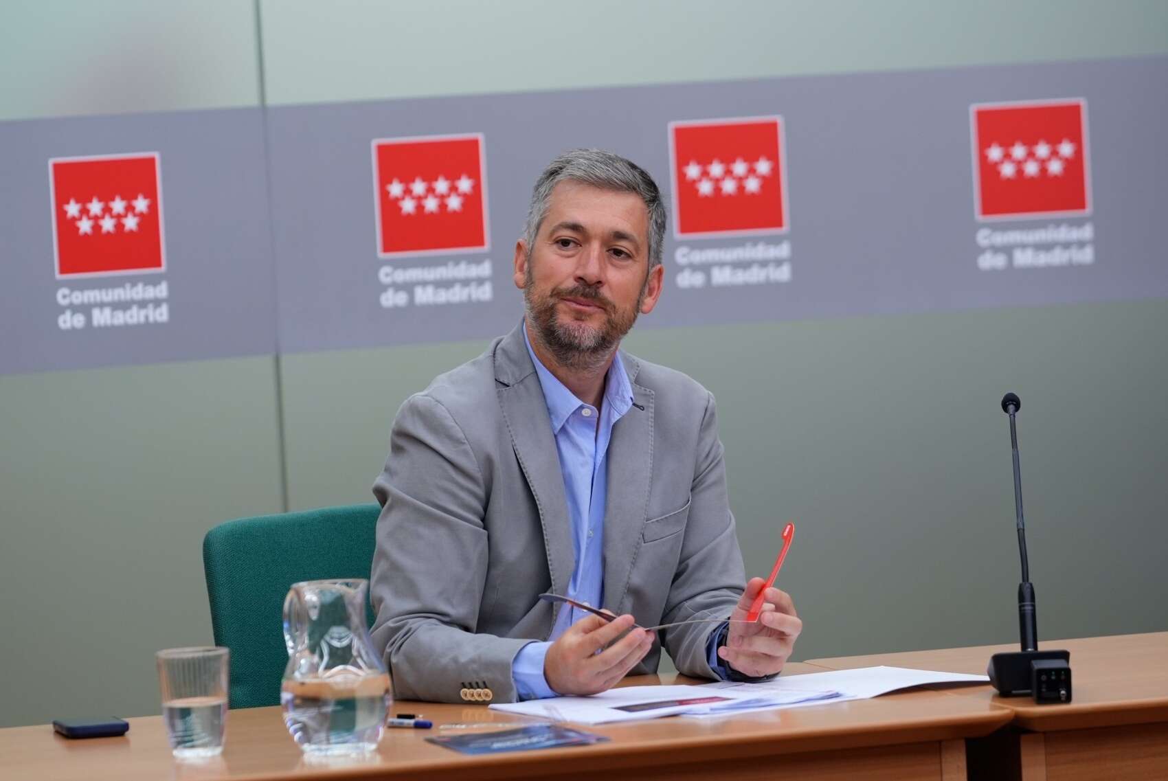 García Martín asume la defensa del ático de Ayuso y responde